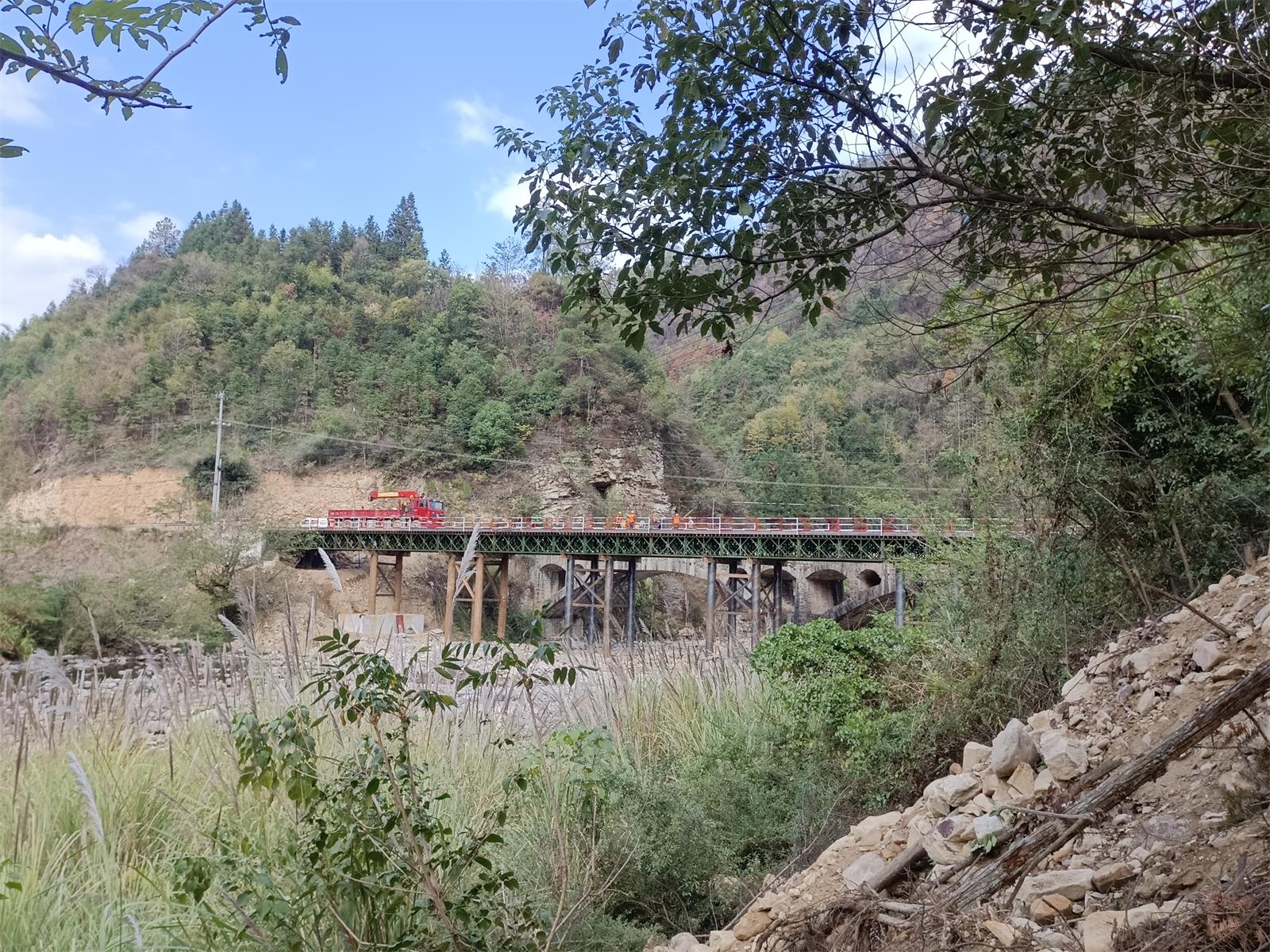 湖南浩潤路橋機械有限公司,郴州公路鋼橋設計制造加工,郴州鋼管樁橋梁設計制造加工 湖南浩潤路橋機械有限公司,郴州公路鋼橋設計制造加工,郴州鋼管樁橋梁設計制造加工