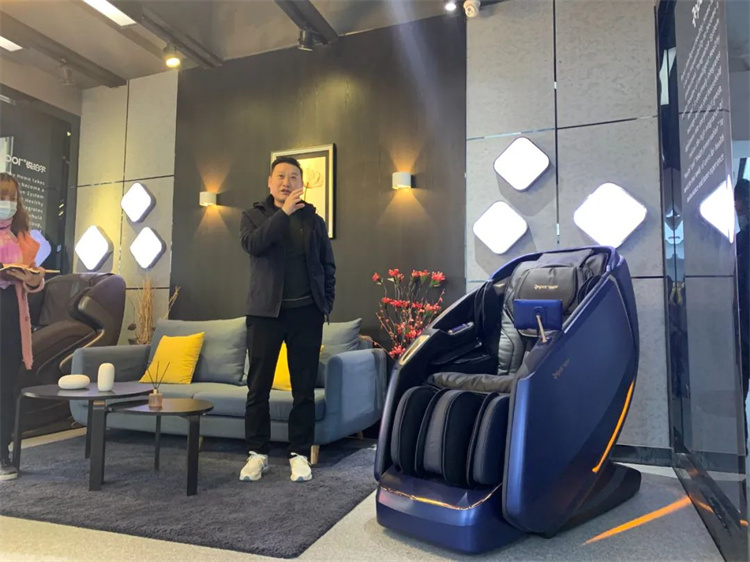 leyu.樂魚體育集團(tuán)旗下品牌—銳珀?duì)柵e行新款4D穴感總裁按摩椅S500內(nèi)訓(xùn)會(huì)